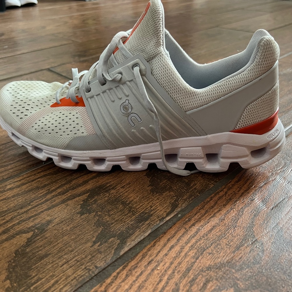 On cloudflow shoes